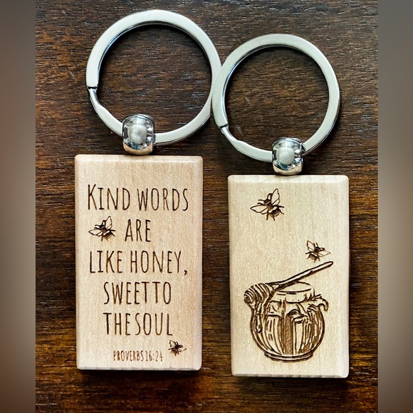 Kind words are like honey Keychain (quantity 1) NEW made by local artist - Picture 3 of 3